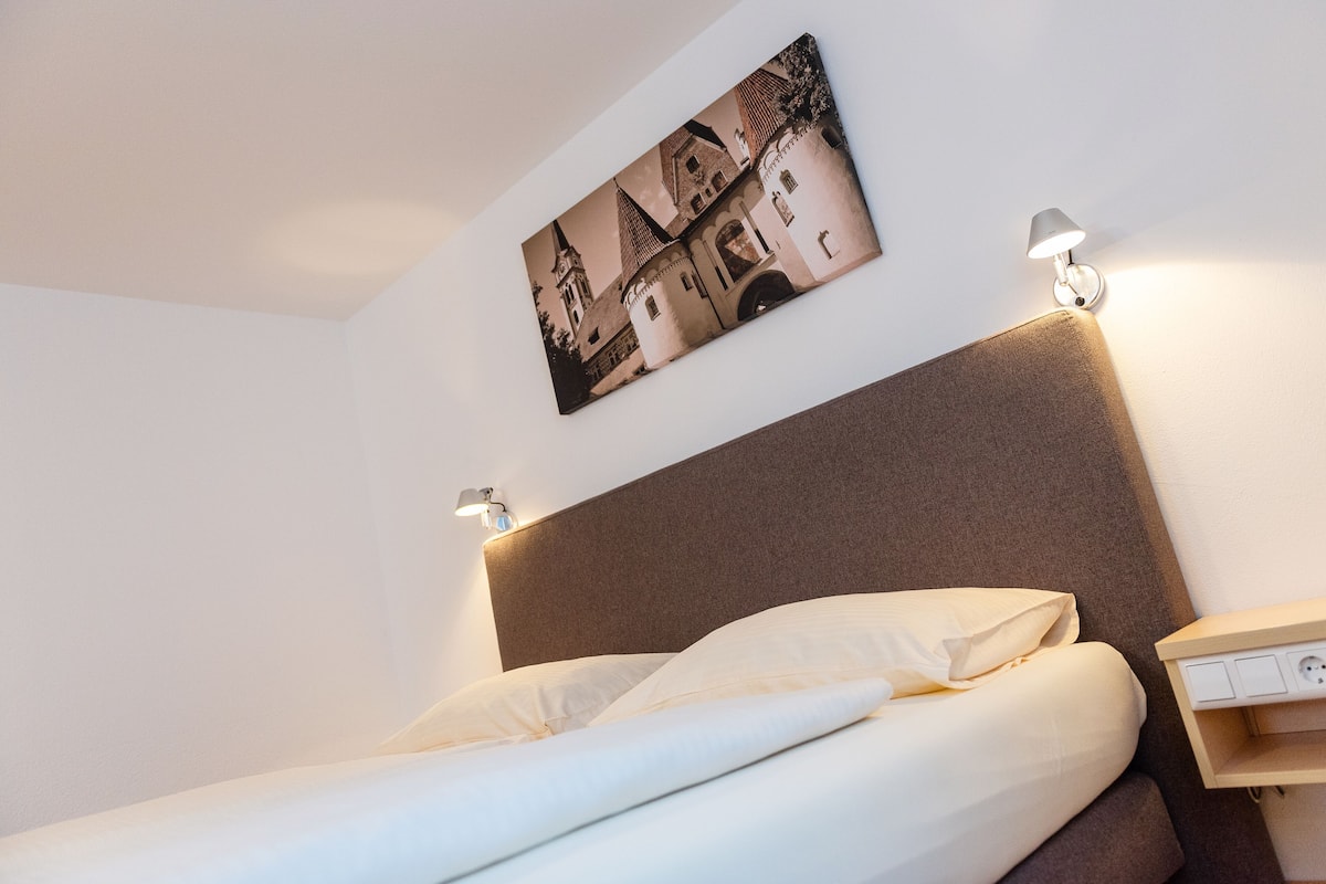 Single Room | Free WiFi
