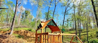 IHR EIGENER PRIVATER 12 ACRE SEE UND INSEL, 80 ACRE ZU ENTDECKEN & HOT TUB!