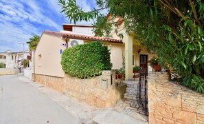 Exterior - Holiday apartments Medulin / Charming apartment with terrace 1 (Medulin)