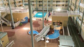 Piscine couverte, piscine extérieure