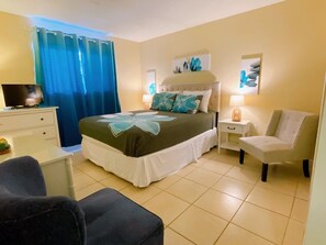 2 bedrooms, in-room safe, iron/ironing board, free WiFi