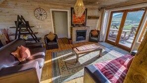 Casa estàndard | Sala d'estar | Televisor de pantalla plana, Netflix i serveis de streaming 