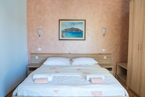 Business Room | Minibar, soundproofing, free WiFi, bed sheets - Hotel Ambiente (Podgorica)