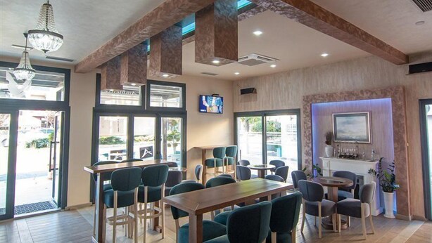 Unclassified image, 1 of 45, button - Hotel Ambiente (Podgorica)