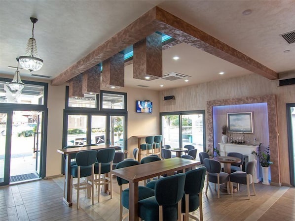 Dining - Hotel Ambiente (Podgorica)