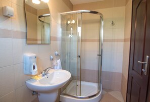 Free toiletries, hair dryer, towels, soap - Hotel Ambiente (Podgorica)