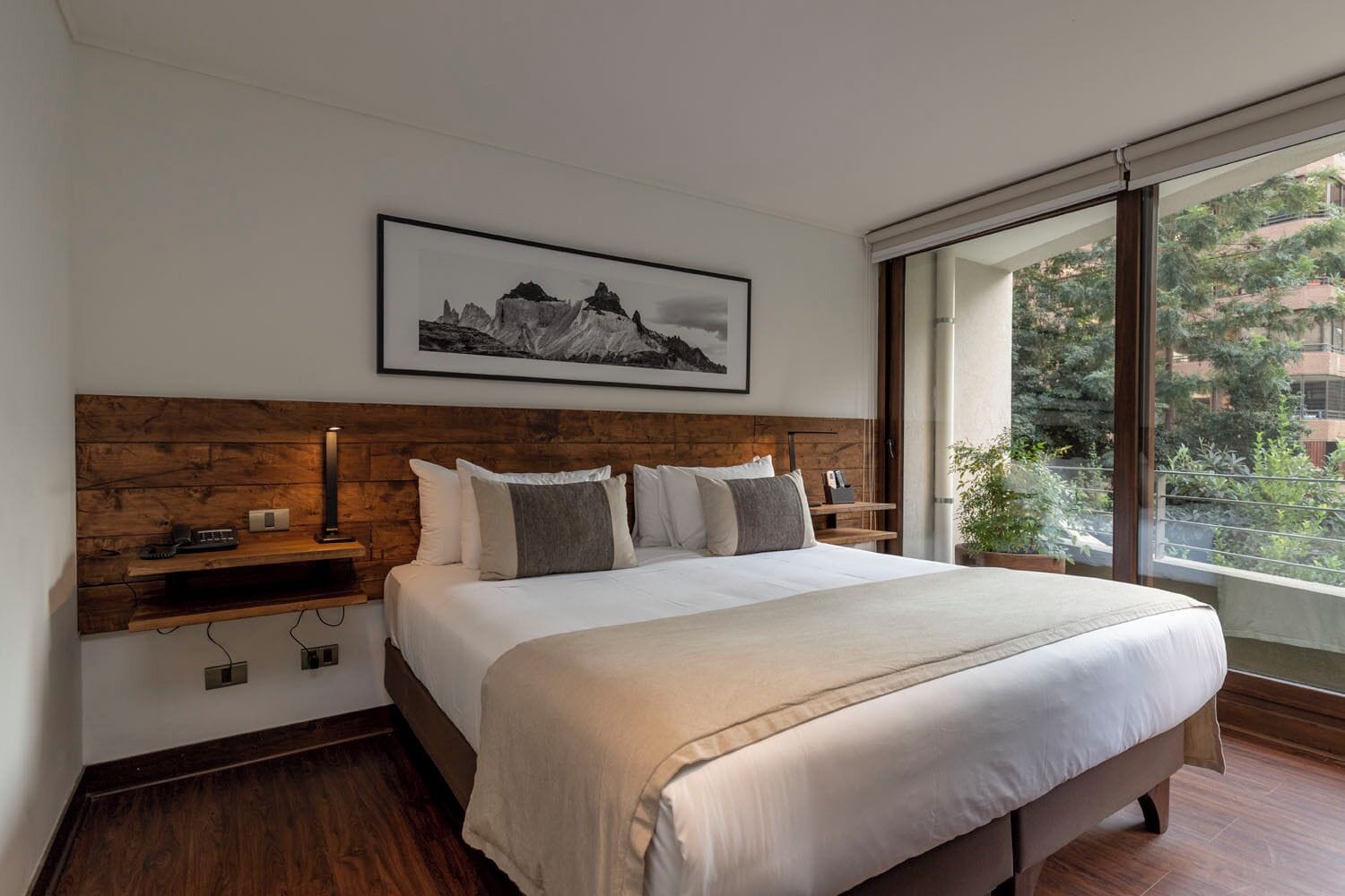 Hypo-allergenic bedding, down comforters, in-room safe