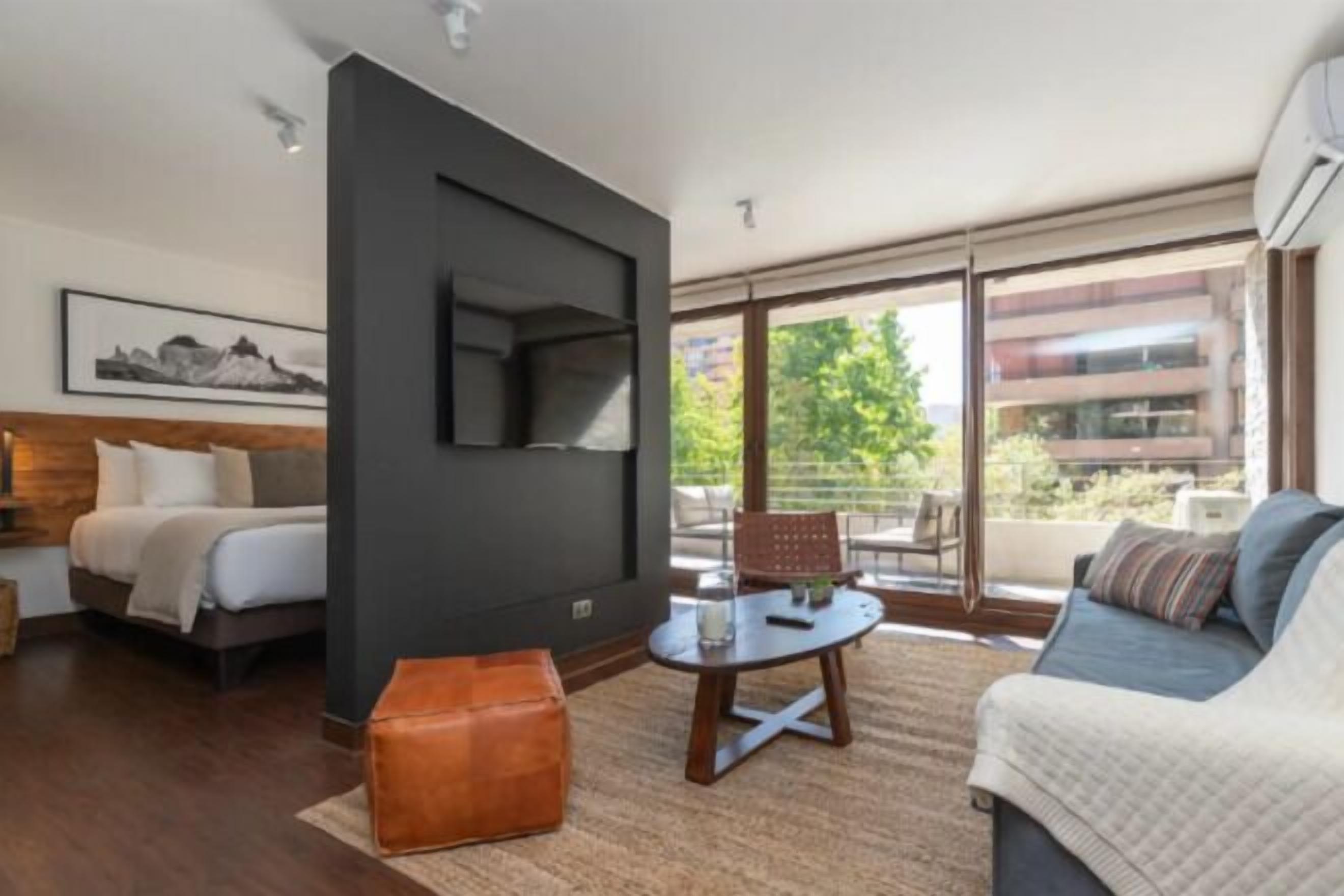 Hypo-allergenic bedding, down comforters, in-room safe