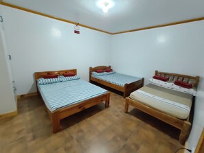 1 bedroom, in-room safe, free WiFi, bed sheets - Log Homes Inspired Unit w/ Wi-Fi and Cable (Baguio)