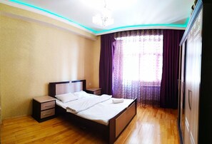 อพาร์ทเมนท์, 2 ห้องนอน | 2 ห้องนอน, โต๊ะทำงาน, เตารีด/โต๊ะรีดผ้า, Wi-Fi ฟรี