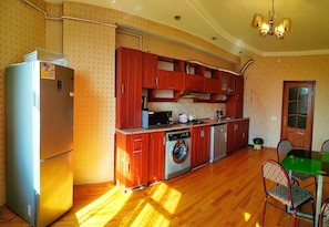 Private kitchen - Bakuvi Tourist Apartment E022 (Baku)