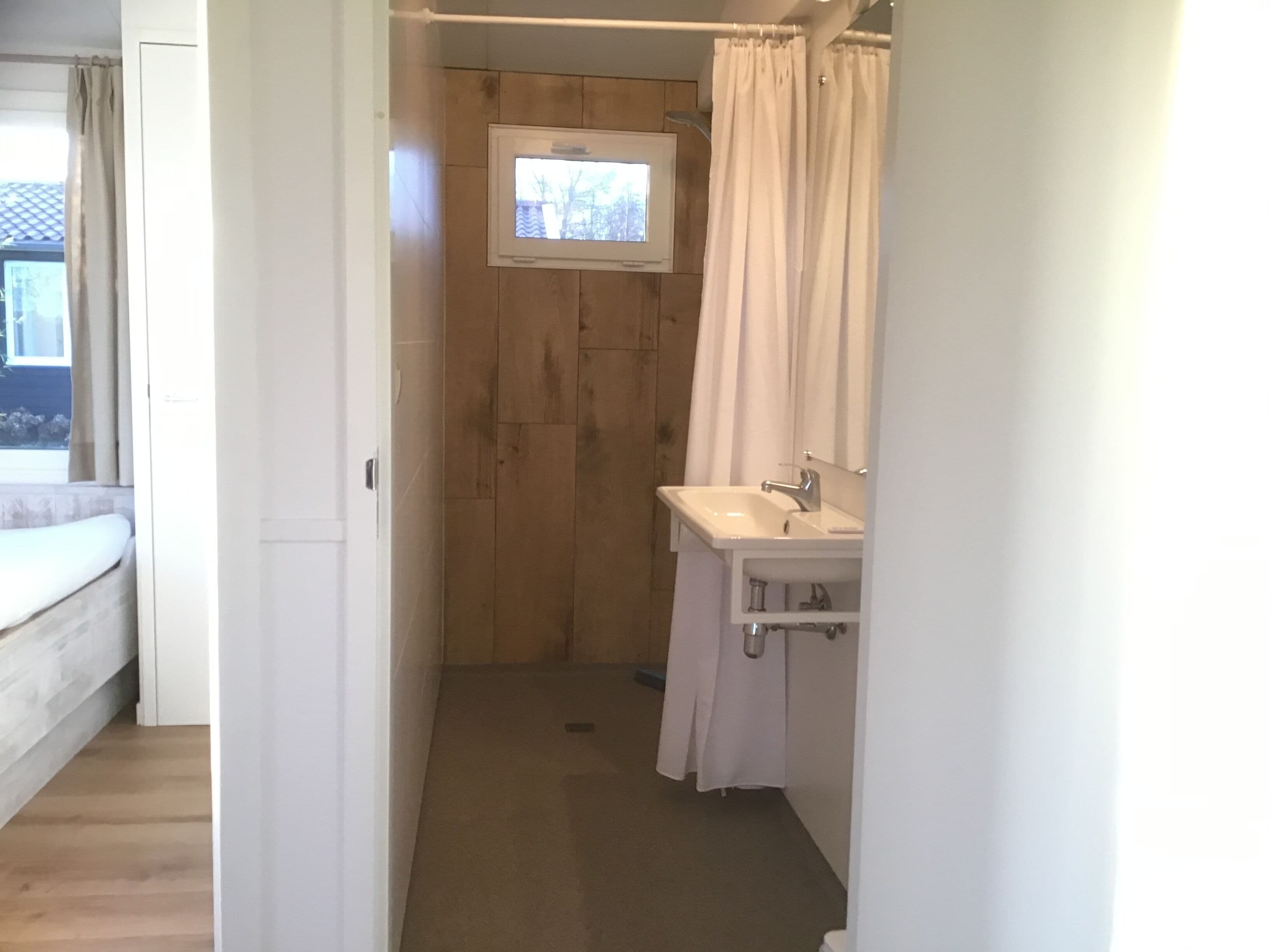 Een douche, toiletpapier