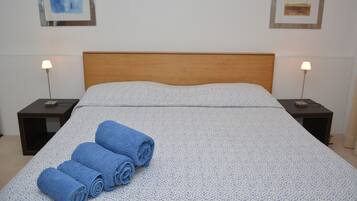2 chambres, fer et planche à repasser, lits bébé (gratuits)