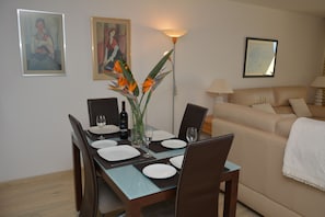 Panoramic Apartment, 2 Bedrooms | In-room dining - Atlantic view 1 - Apartment with ocean view & pool (Funchal)