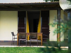 Outdoor dining - Agriturismo al Girasole - Apartment 7 (Orbetello (GR))
