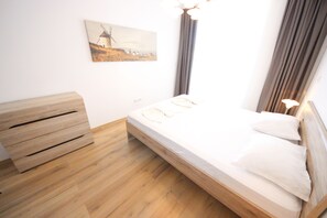 Individually decorated, individually furnished, iron/ironing board, WiFi
