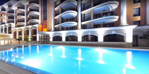Seasonal outdoor pool