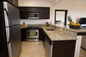 Fridge, microwave, oven, stovetop - Special offer! Free access to Coco Bay Clubhouse during Jan., Feb. & March! (Playas del Coco)