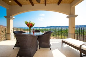 Outdoor dining - Special offer! Free access to Coco Bay Clubhouse during Jan., Feb. & March! (Playas del Coco)