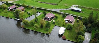 Spend the night on the water in Tiny House / Trekkershut Comfort / Mini Bungalow