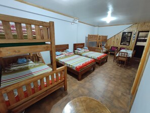 1 slaapkamer, een kluis op de kamer, gratis wifi, beddengoed