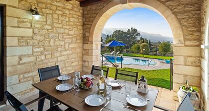 Villa Maza, kaunis kivihuvila perinteisessä kylässä Maza, Hania