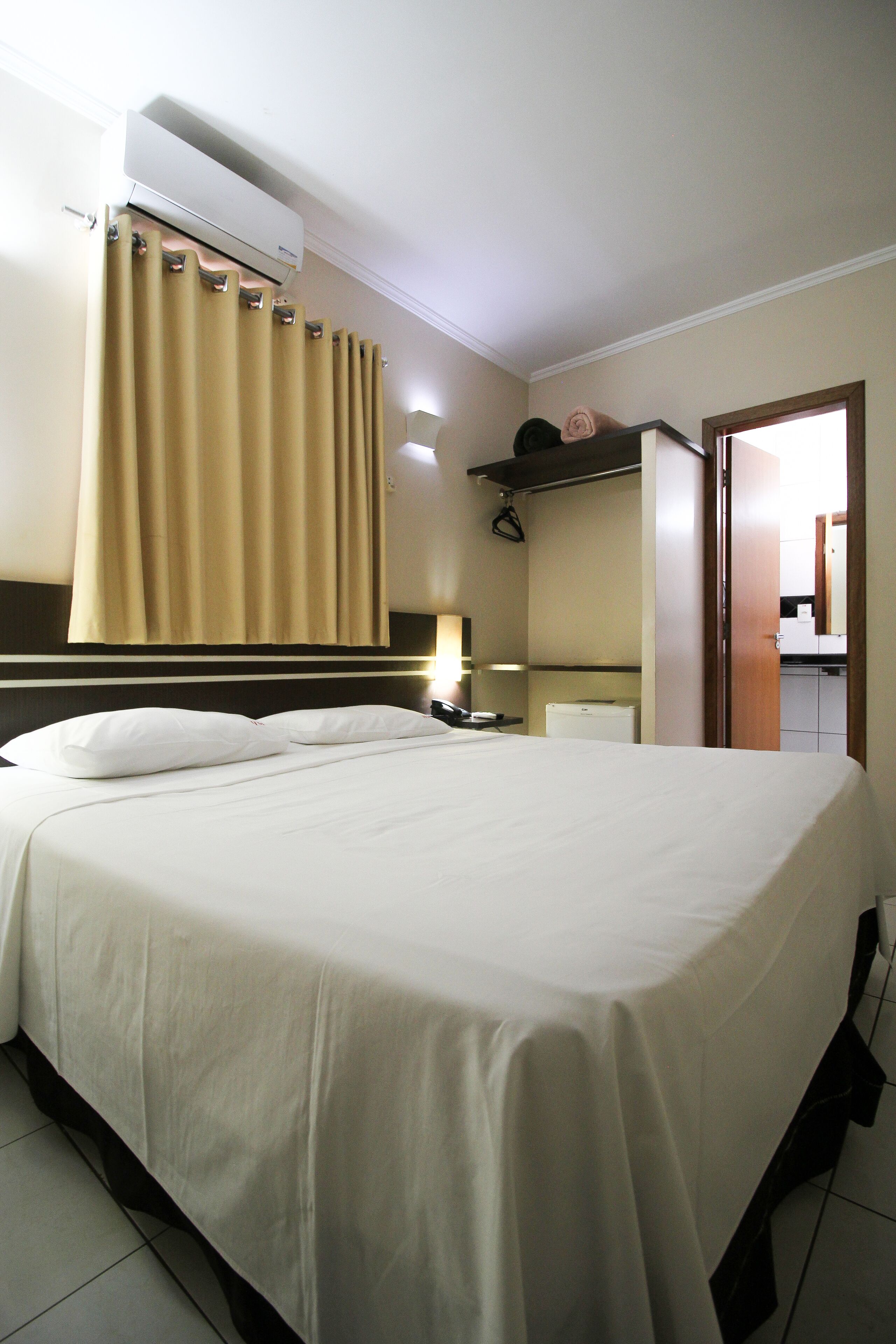 ห้องดีลักซ์ดับเบิล | มินิบาร์, โต๊ะทำงาน, Wi-Fi ฟรี, ผ้าปูที่นอน