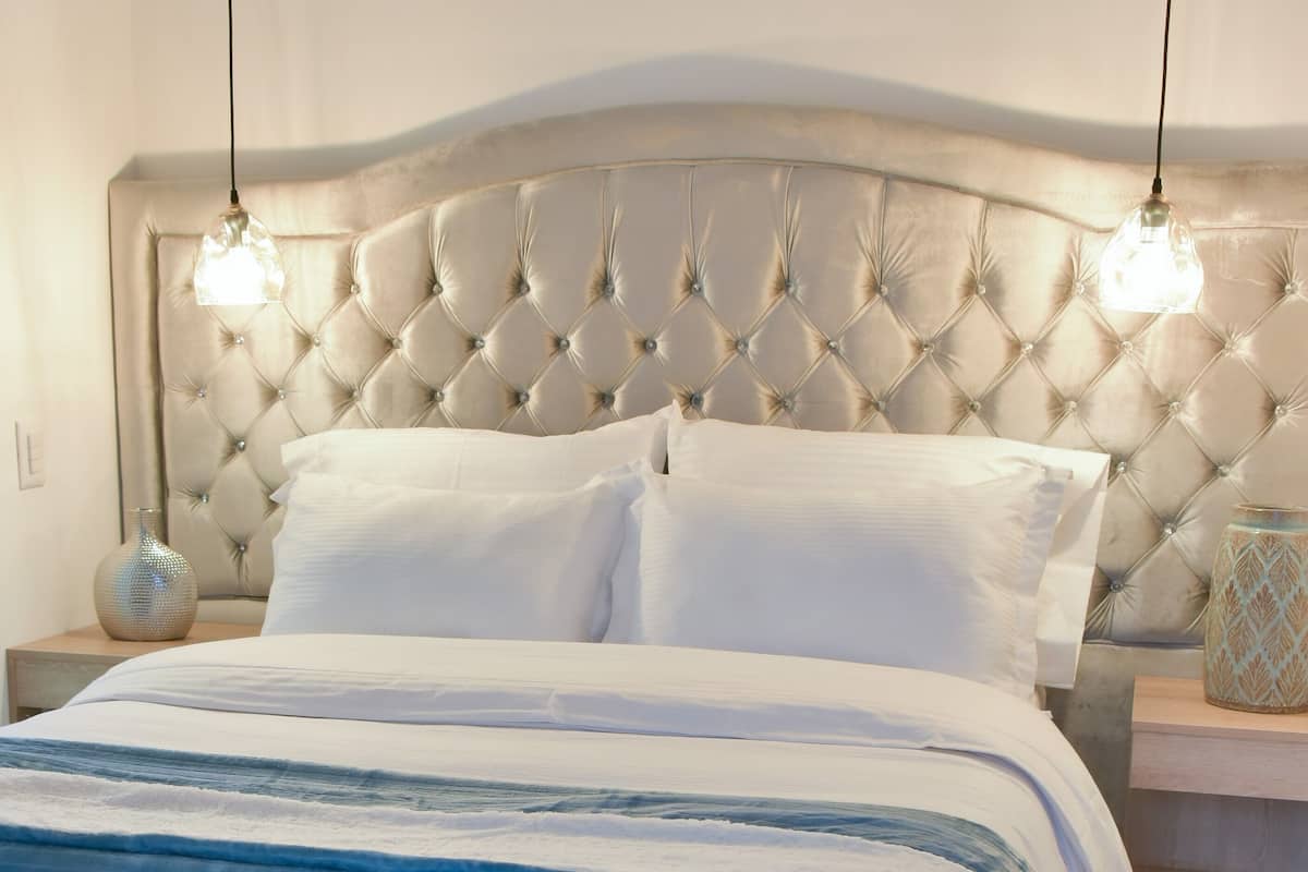 Classic Double Room | In-room safe, WiFi (free)