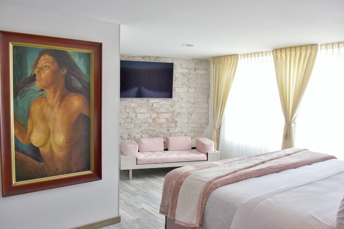 Premium Studio Suite | In-room safe, WiFi (free)