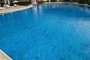 Piscina externa sazonal