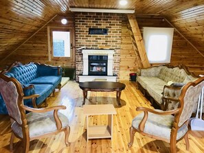 Elite Villa, 4 Bedrooms | Living area