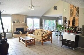 TV, fireplace, stereo
