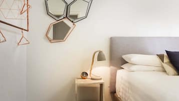 2 bedrooms, desk, iron/ironing board, WiFi