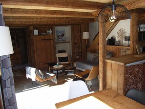 Televisión, libros y videoteca 