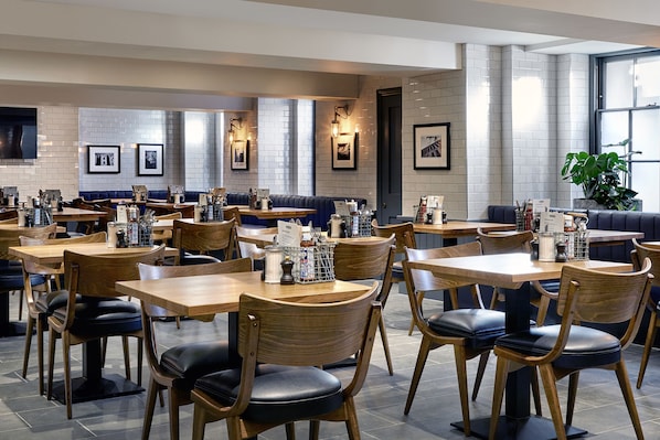 Daily continental breakfast (GBP 15 per person)