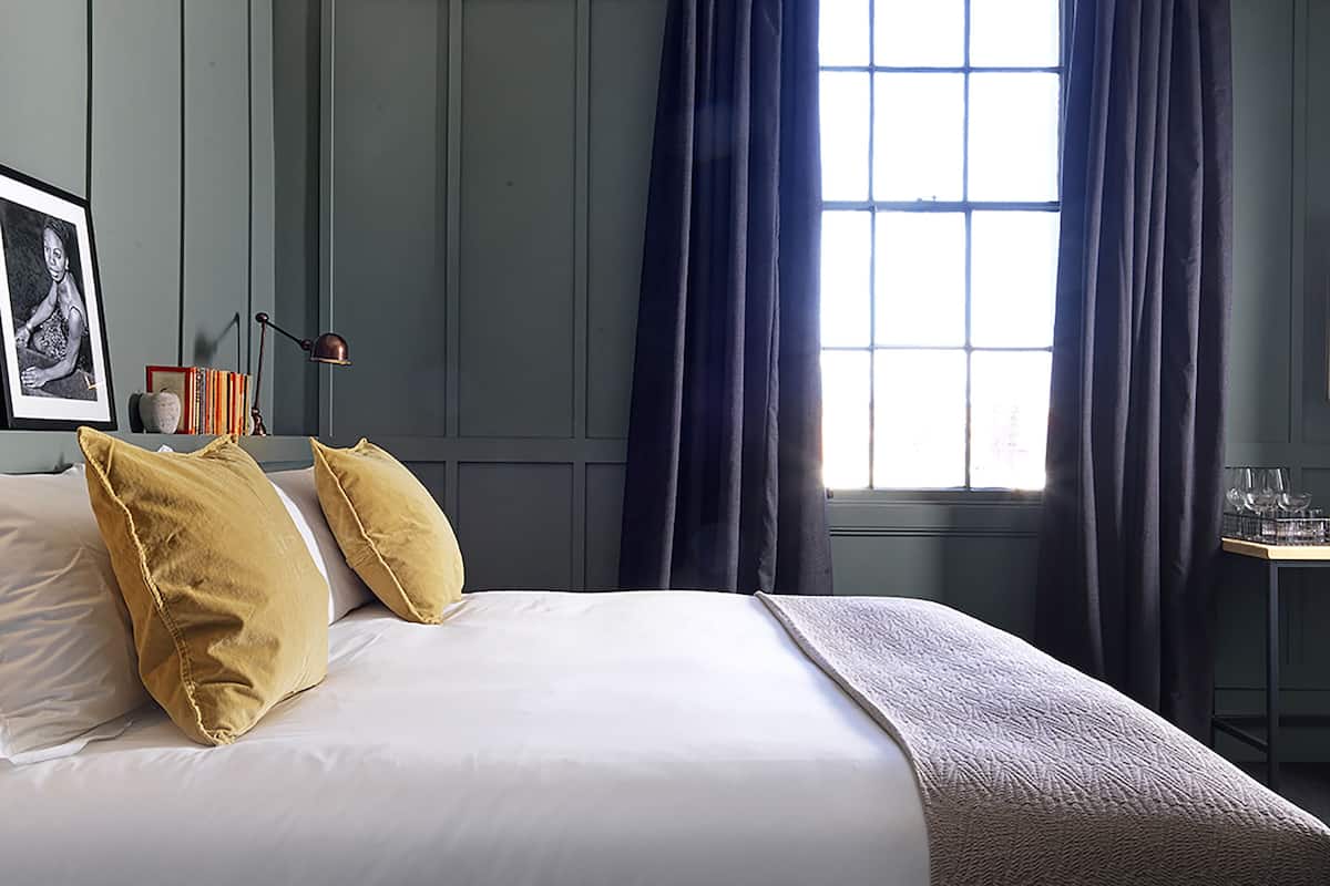 large double room | hypo-allergenic bedding, in-room safe, desk, iron/ironing board