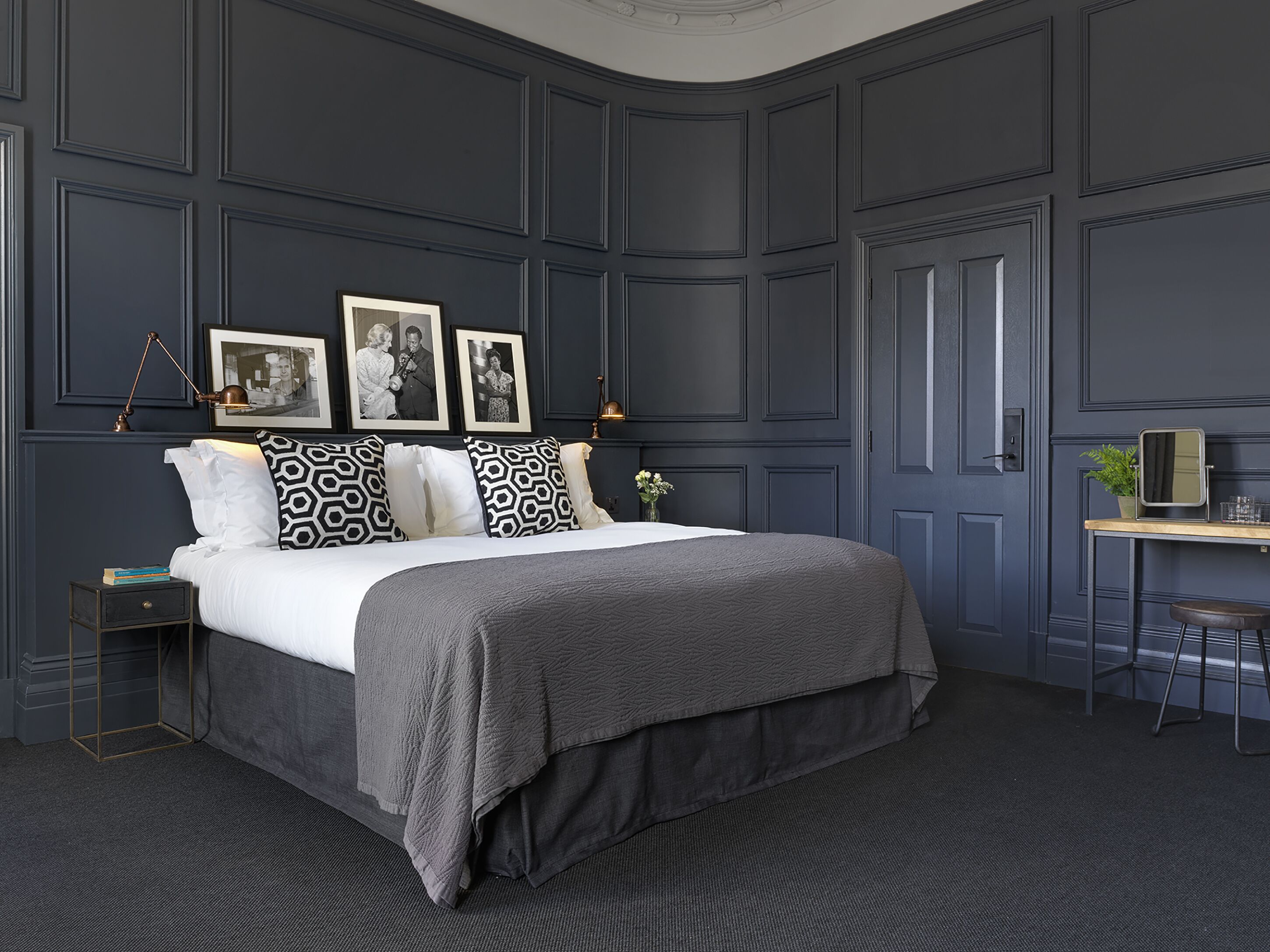 superior king room | hypo-allergenic bedding, in-room safe, desk, iron/ironing board