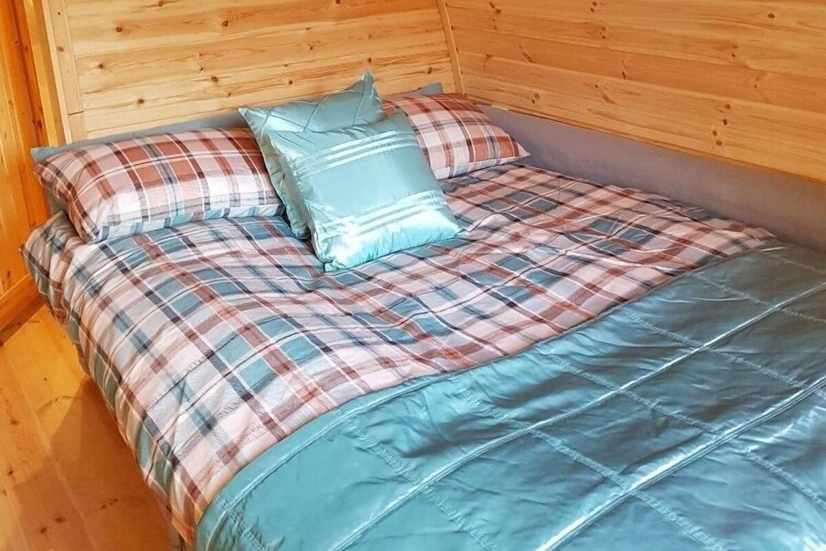 Cabaña, baño en la habitación | Ropa de cama de alta calidad, camas extra, wifi gratis y ropa de cama