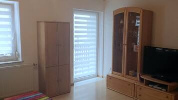 Apartment, 2 Bedrooms (incl. final cleaning fee 30 EUR) | Living room