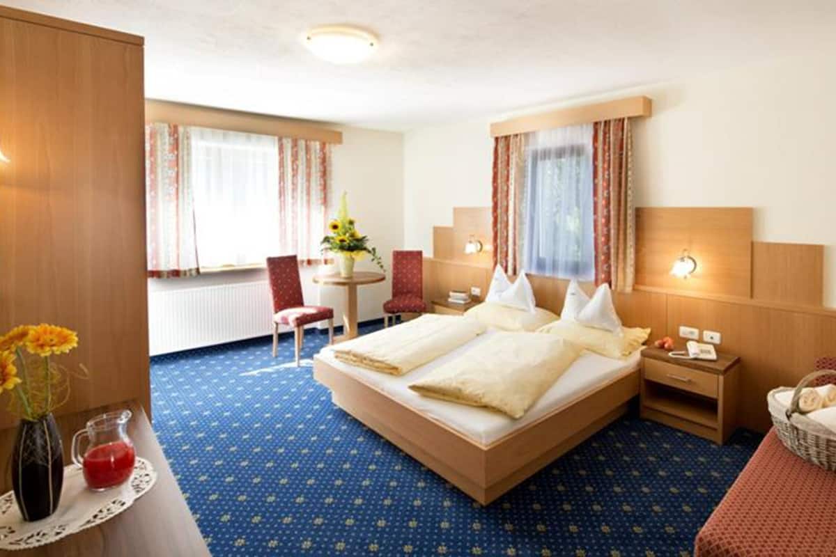 In-room safe, free WiFi, bed sheets
