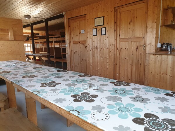 Shared Dormitory, Mixed Dorm | Shared kitchen facilities | Fridge, stovetop, cookware/dishes/utensils