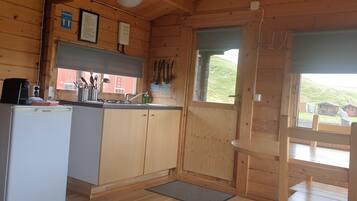 Cabin (Private WC, shared showers) | Dapur peribadi | Peti sejuk, dapur, alat memasak/pinggan mangkuk/perkakas dapur