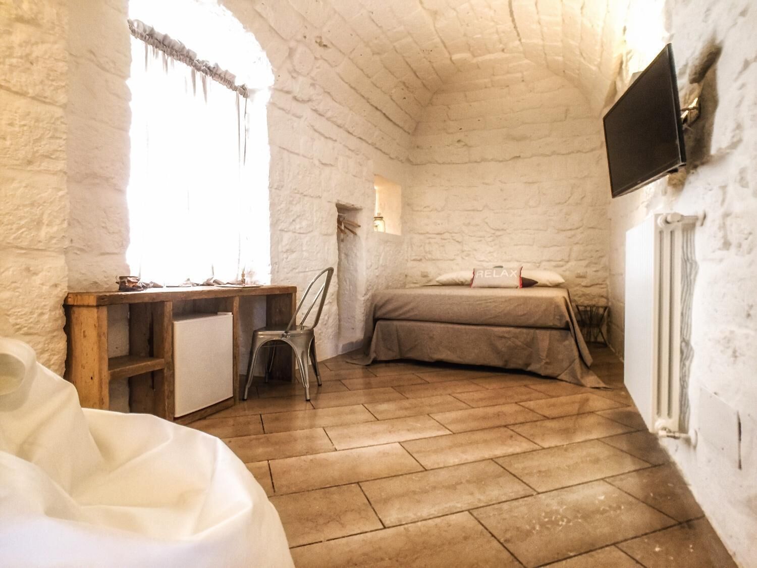 Individually decorated, individually furnished, desk