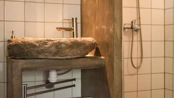 Triple Room (Les Schistes) | Bathroom sink