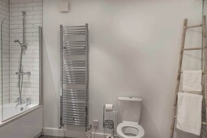 Shower, towels - Nelson East: Central, modern 1 bed apartment (Ramsgate)