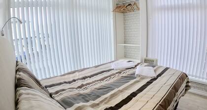 Cozy apartment for 4 in fashionable North Shore