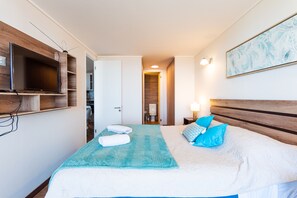 1 غرفة نوم وبديكورات فريدة لكل غرفة وطراز فريد لكل وحدة ومكواة/لوح كي