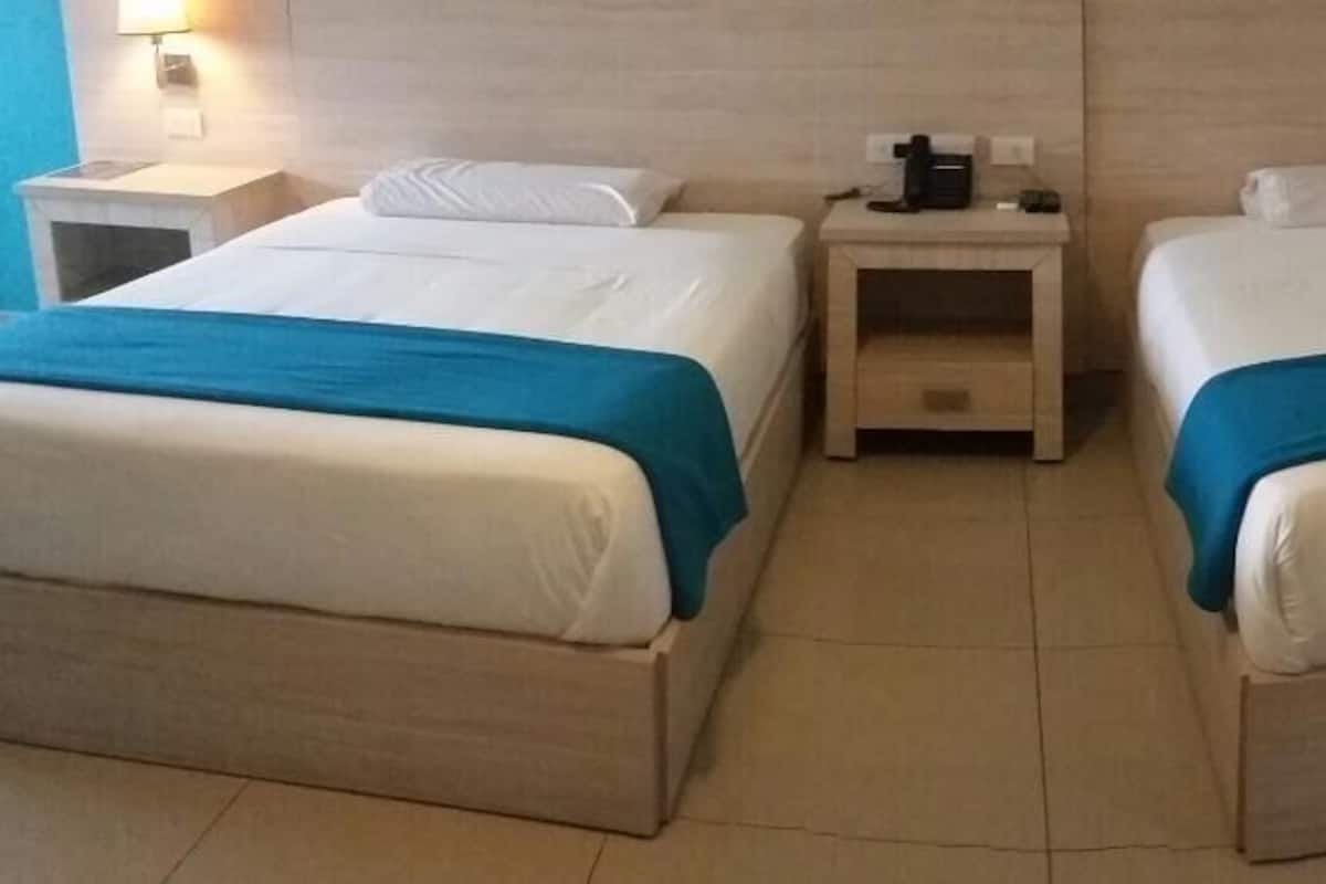 Kahden hengen comfort-huone (kaksi sänkyä) | Tallelokero huoneessa, silitysrauta/-lauta, ilmainen Wi-Fi