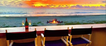 ★Sea-Esta ★BEACHFRONT★ Surf Condo! Pool & Hot Tub! Surf Views! Right On The Sand