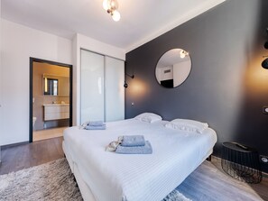 2 chambres, fer et planche à repasser, lit parapluie, Wi-Fi